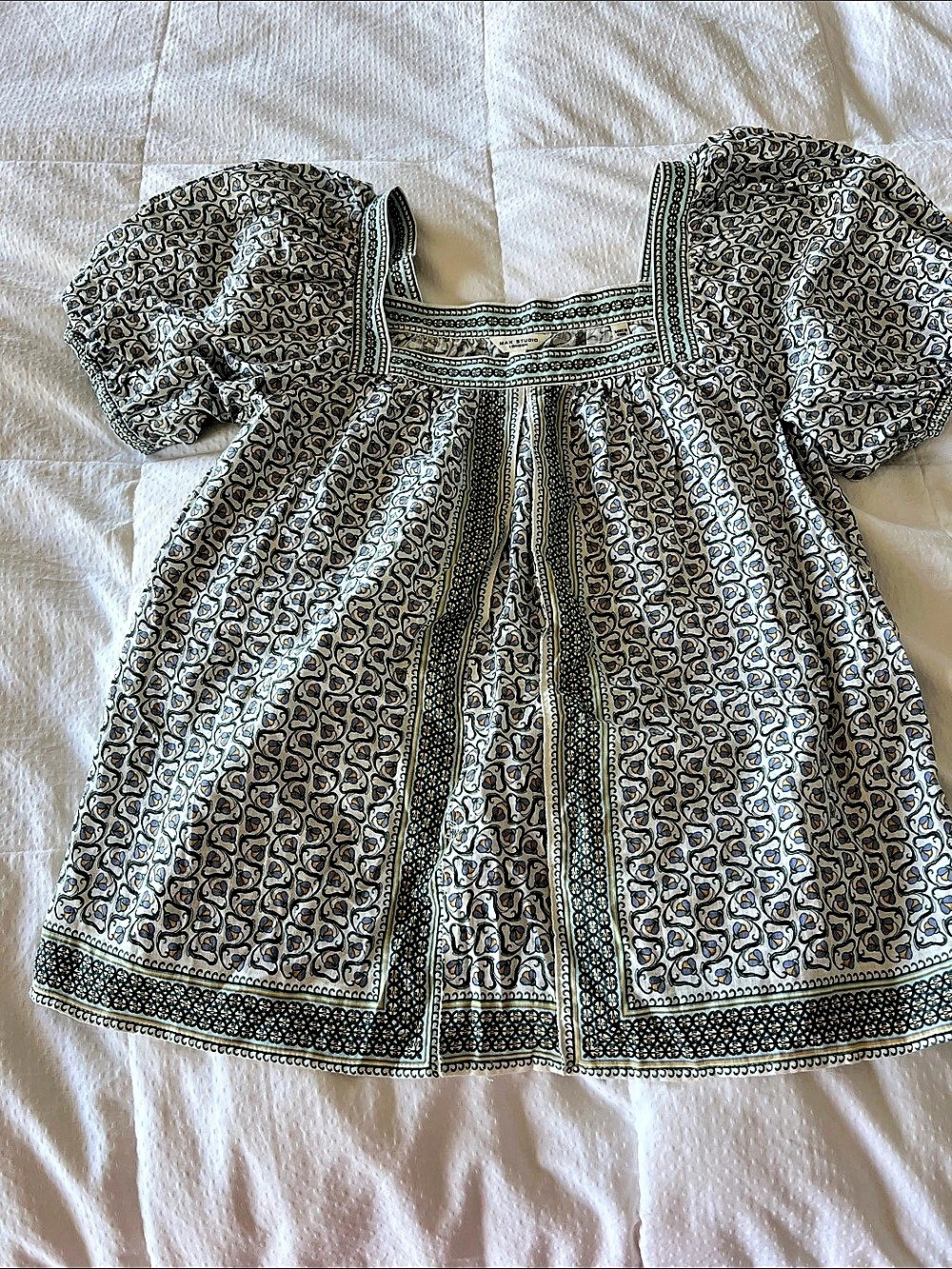 Max Studio London Printed Puff Sleeve Blouse in Green & White Size Small Like